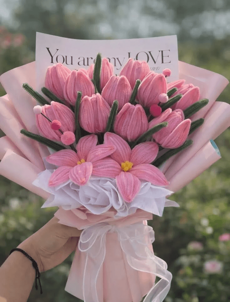 Pink Handmade Flower Bouquet πΈ - Image 1
